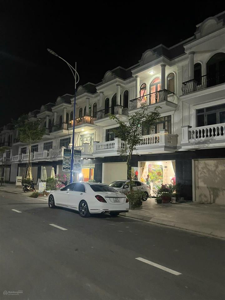 Bán shophouse tại thăng long central city, 4,23 tỷ, 100m2, hàng hot bao đẹp