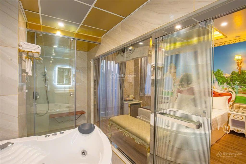 Cho thuê 68 phòng khách sạn 3 sao đường cao thắng quận 10  giá rẻ