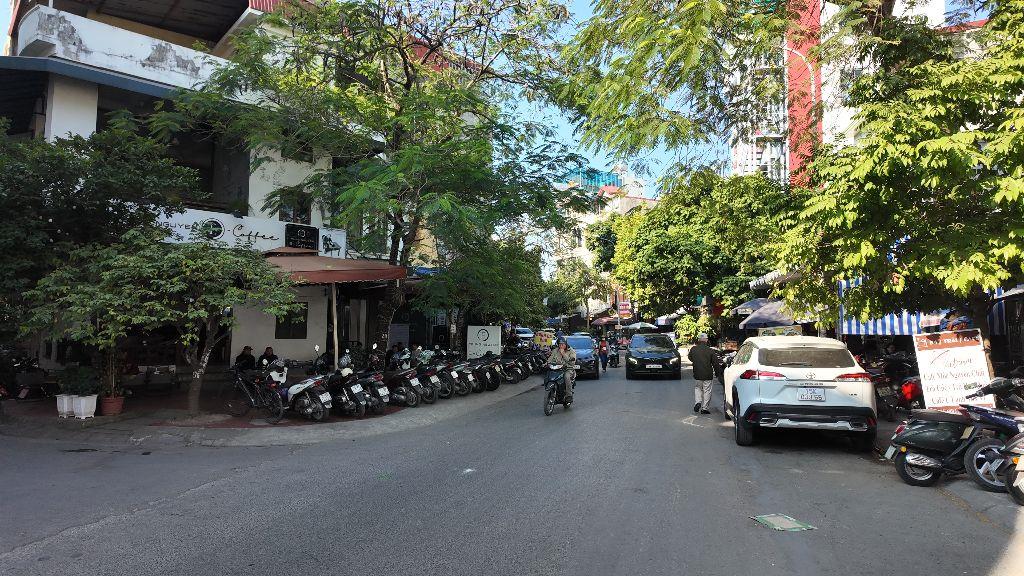 Cho thuê CĂN GÓC - mặt đường Nguyễn Công Hòa - Mặt tiền 16m - vỉa hè 8m - Giá tốt