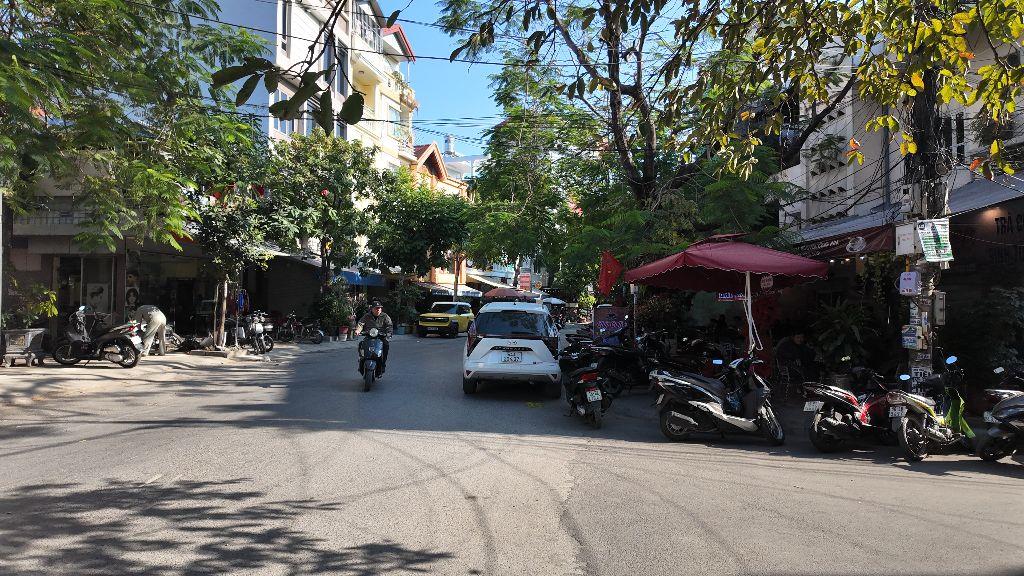 Cho thuê CĂN GÓC - mặt đường Nguyễn Công Hòa - Mặt tiền 16m - vỉa hè 8m - Giá tốt