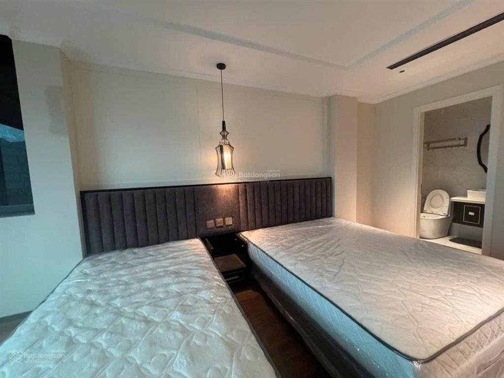 Vip tòa khách sạn cao cấp mặt phố giảng võ 105m2  10 tầng  lô góc dòng tiền 4,5 tỷ  giá 78 tỷ tl
