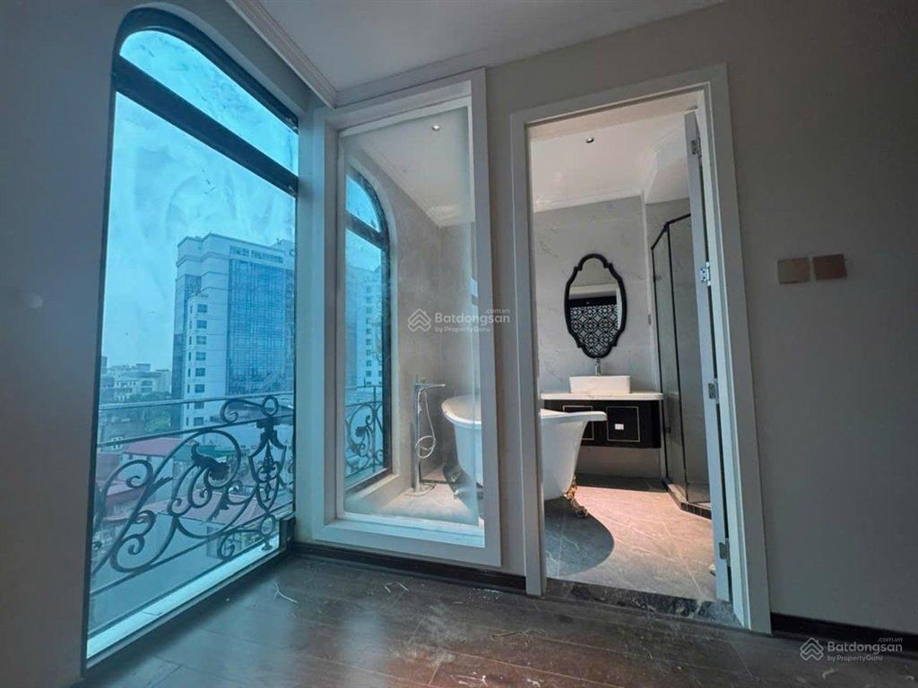 Vip tòa khách sạn cao cấp mặt phố giảng võ 105m2  10 tầng  lô góc dòng tiền 4,5 tỷ  giá 78 tỷ tl