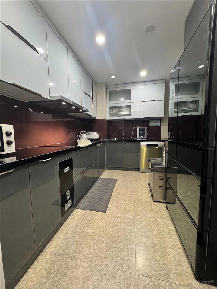 Rẻ nhất ngoại giao đoàn căn 3pn 110m2 toà n01t2  có slot oto