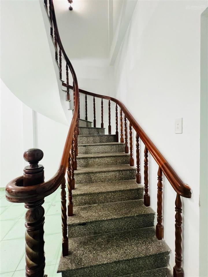 Quận 7  gần hoàng quốc việt  60m²  2 tầng  4,69 tỷ