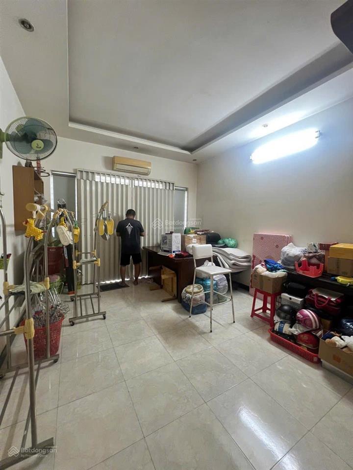 Tt. nhà bè  100m2  2 tầng  ô tô ngủ nhà  5,8 tỷ rẻ hơn nhà c4