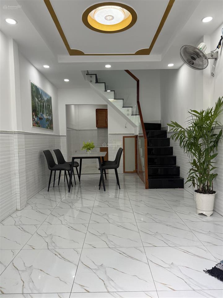 Tân phú shr dt 3.2 x 9 29 m2 hoàn công đủ 4 pn 3 wc giá 3.3 tỷ
