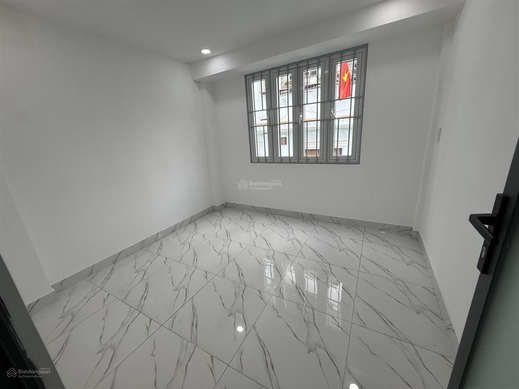 Tân phú shr dt 3.2 x 9 29 m2 hoàn công đủ 4 pn 3 wc giá 3.3 tỷ