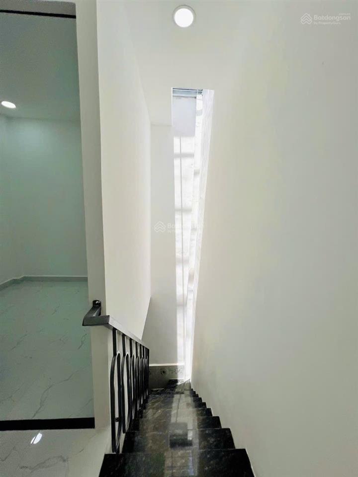 Tân phú shr 20m2 hoàn công đủ giá 2,85 tỷ dt 3.2 x 6m