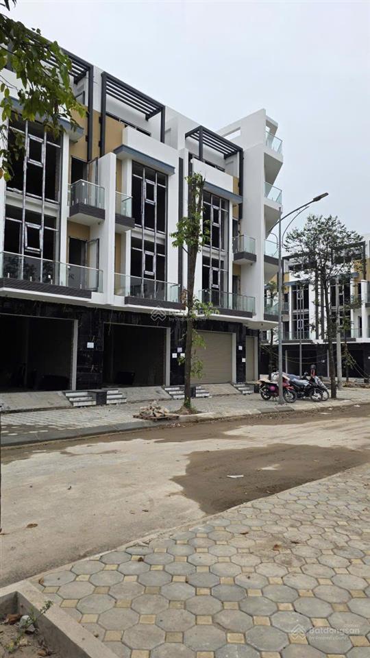 Chính chủ gửi bán liền kề hướng đông mát mẻ b2.3