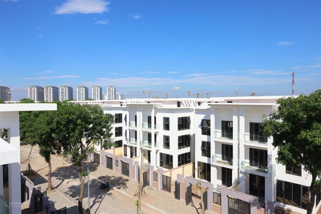 Chủ gửi bán biệt thự nhỉnh 20 tỷ cả đất và xây thô