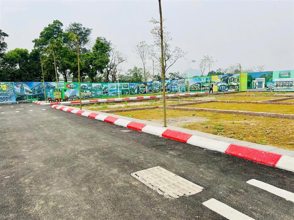 Đất cạnh metro , công viên và khu trường đại học 300h.a