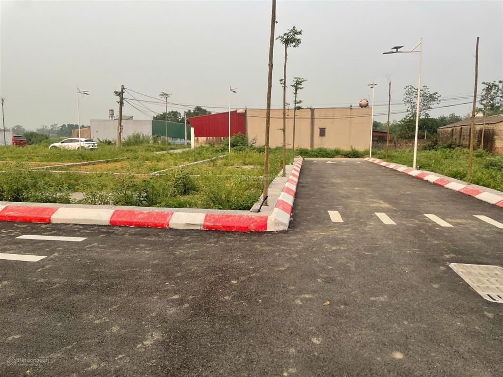 Đất cạnh metro , công viên và khu trường đại học 300h.a