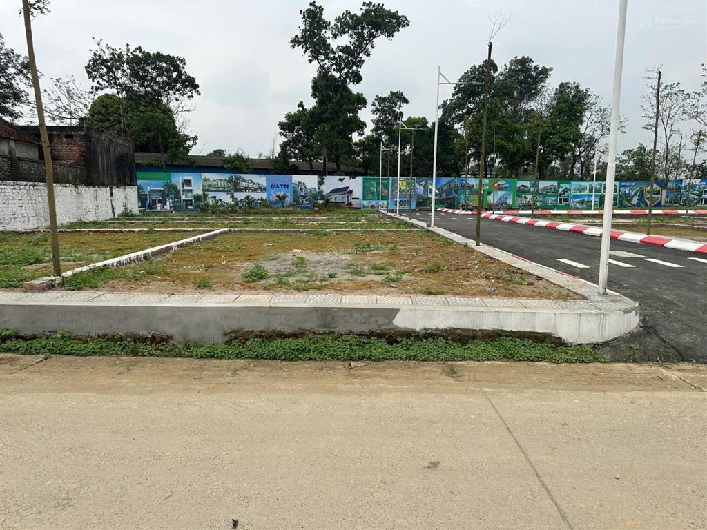 Đất cạnh metro , công viên và khu trường đại học 300h.a