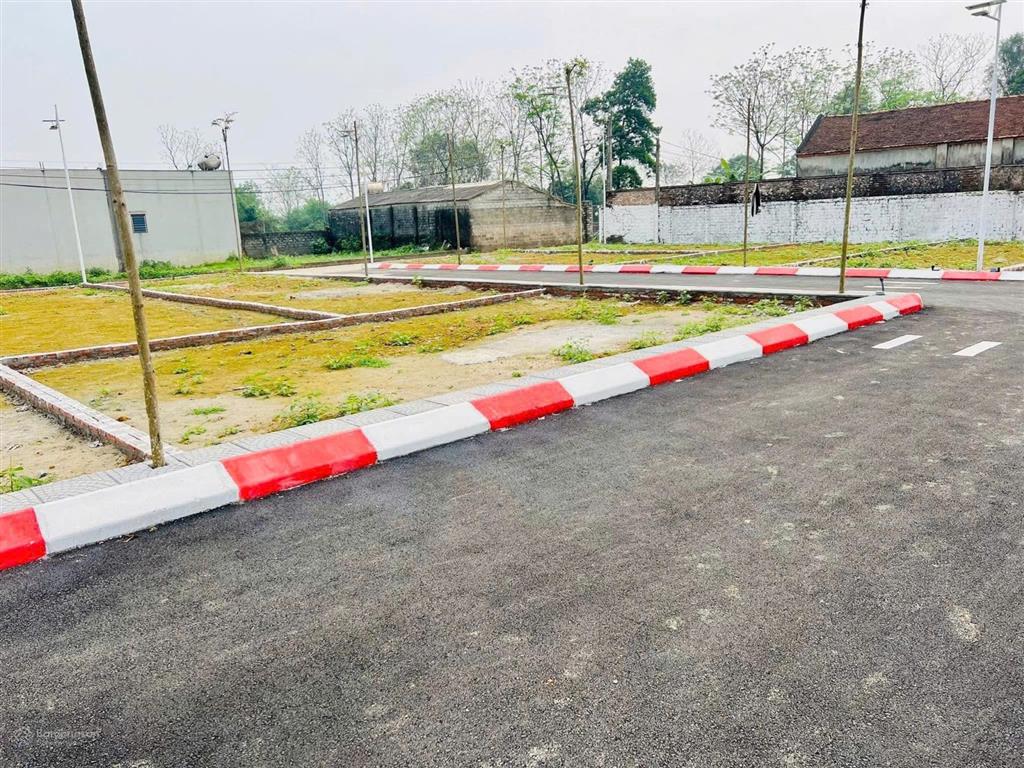 Đất cạnh metro , công viên và khu trường đại học 300h.a