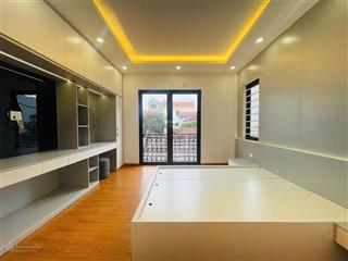 Nhà tây tựu 36m5 tầng7,1 tỉ. mới kính koong, lô góc 2 thoáng, full nội thất cao cấp