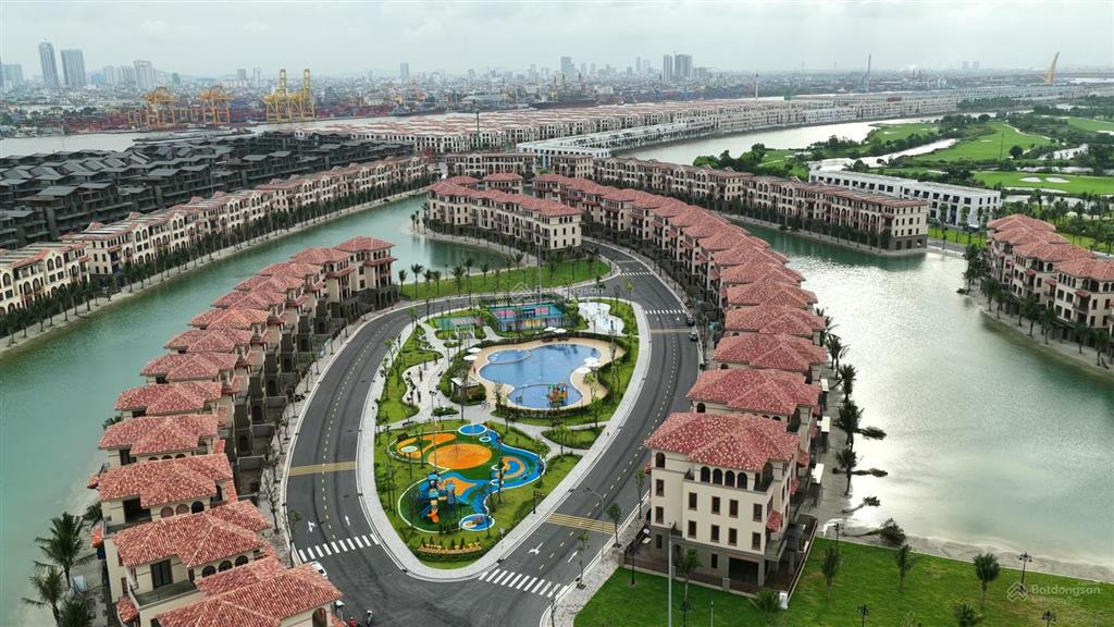Bán song lập isla bella vinhomes royal island 180m2 hướng nam, phân khu đang bàn giao