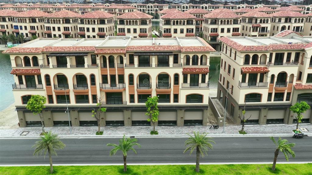 Bán shophouse vinhomes royal island hải phòng 90m2 kinh đô, chỉ ~8,45 tỷ sau voucher