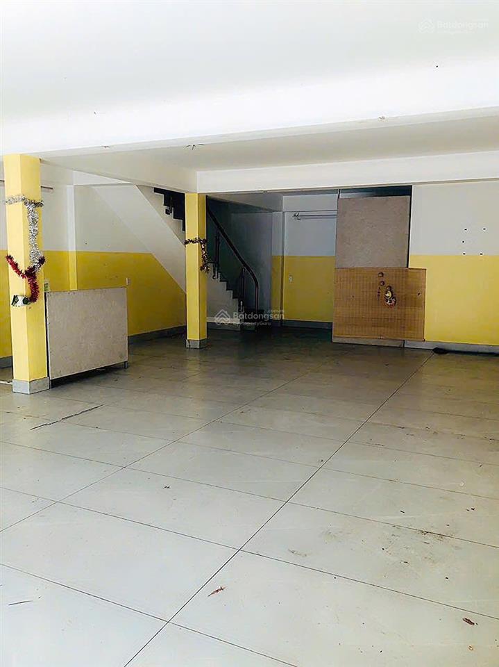 Cho thuê mặt bằng ngay góc ngã ba đường chương dương linh chiểu thủ đức