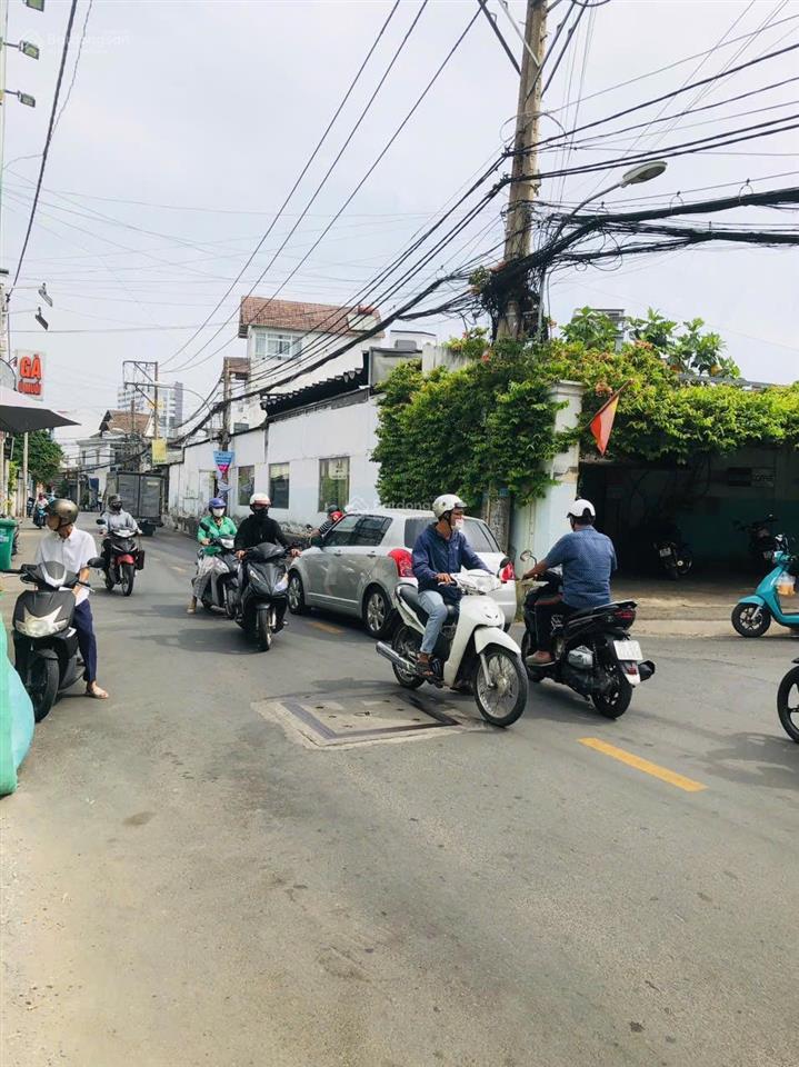 Cho thuê mặt bằng ngay góc ngã ba đường chương dương linh chiểu thủ đức