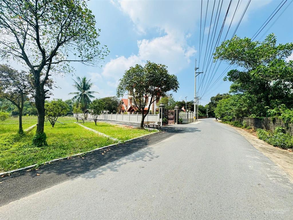 Chính chủ cần bán 11 lô đất cột mốc, gần sân bóng đồng trạng