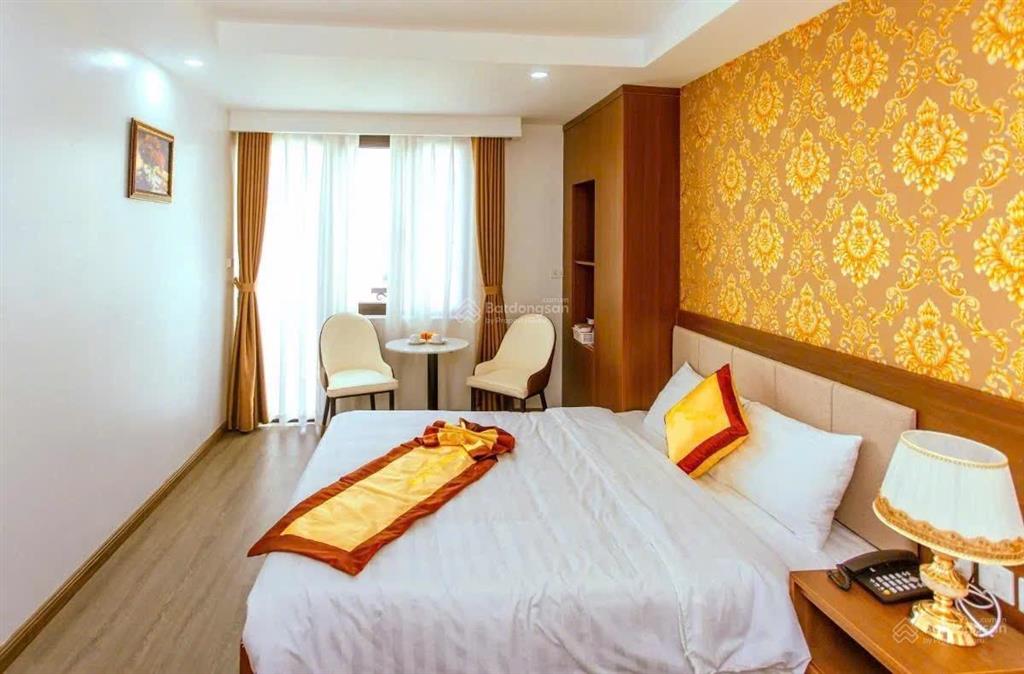 Bán khách sạn 7 tầng đẹp xuất sắc tại bãi cháy, 32 tỷ, 114m2