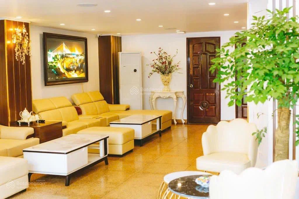 Bán khách sạn 7 tầng đẹp xuất sắc tại bãi cháy, 32 tỷ, 114m2