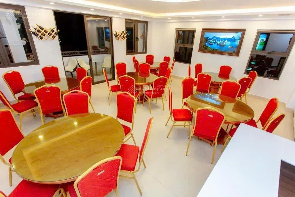 Bán khách sạn 7 tầng đẹp xuất sắc tại bãi cháy, 32 tỷ, 114m2