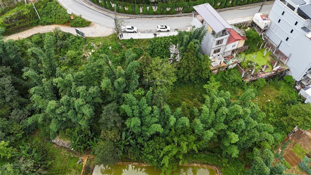 Bán đất mặt phố thác bạc giá hời trung tâm sa pa 1.000m2 giá 23 tỷ