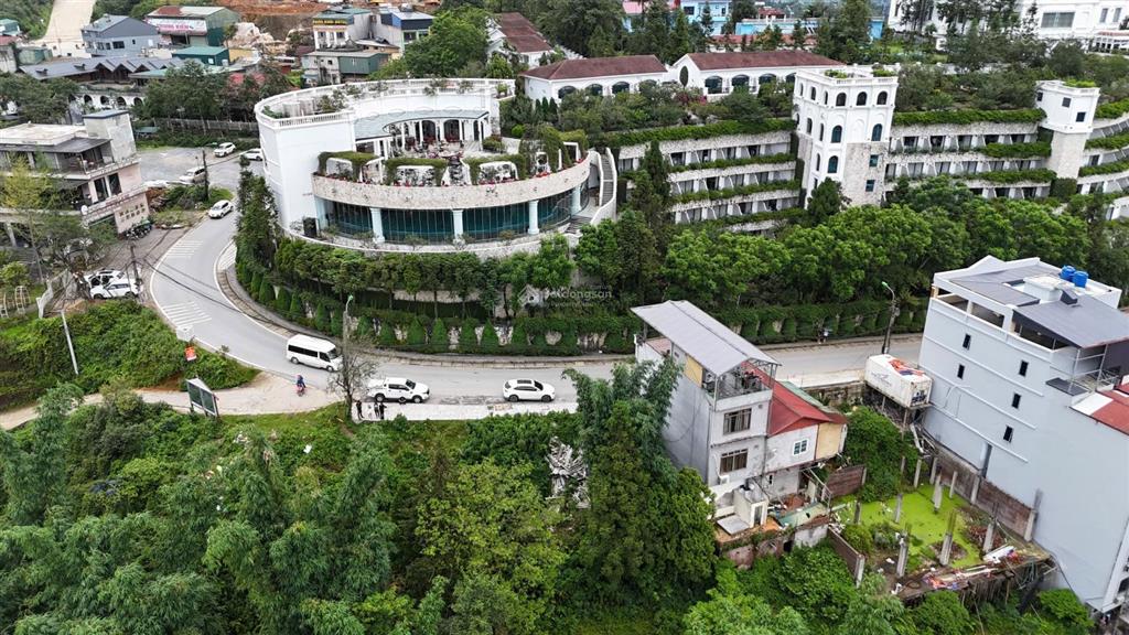 Bán đất mặt phố thác bạc giá hời trung tâm sa pa 1.000m2 giá 23 tỷ