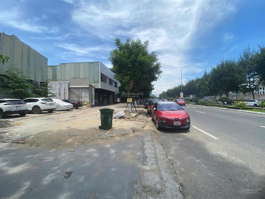 Bán đất đẹp 40 tỷ, 305 m2 tại nguyễn tất thành, p thanh bình, q.hải châu, đà nẵng