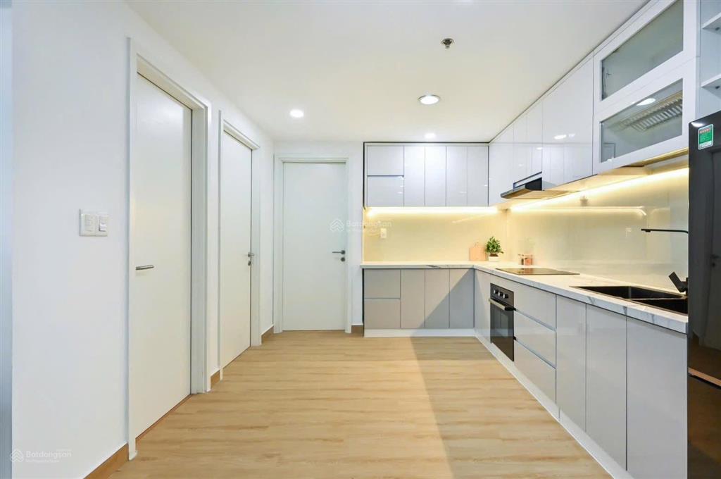 Nắm key căn góc 2pn masteri, view sông thoáng mát, nhà đẹp, nội thất mới.  em quỳnh xem nhà ạ