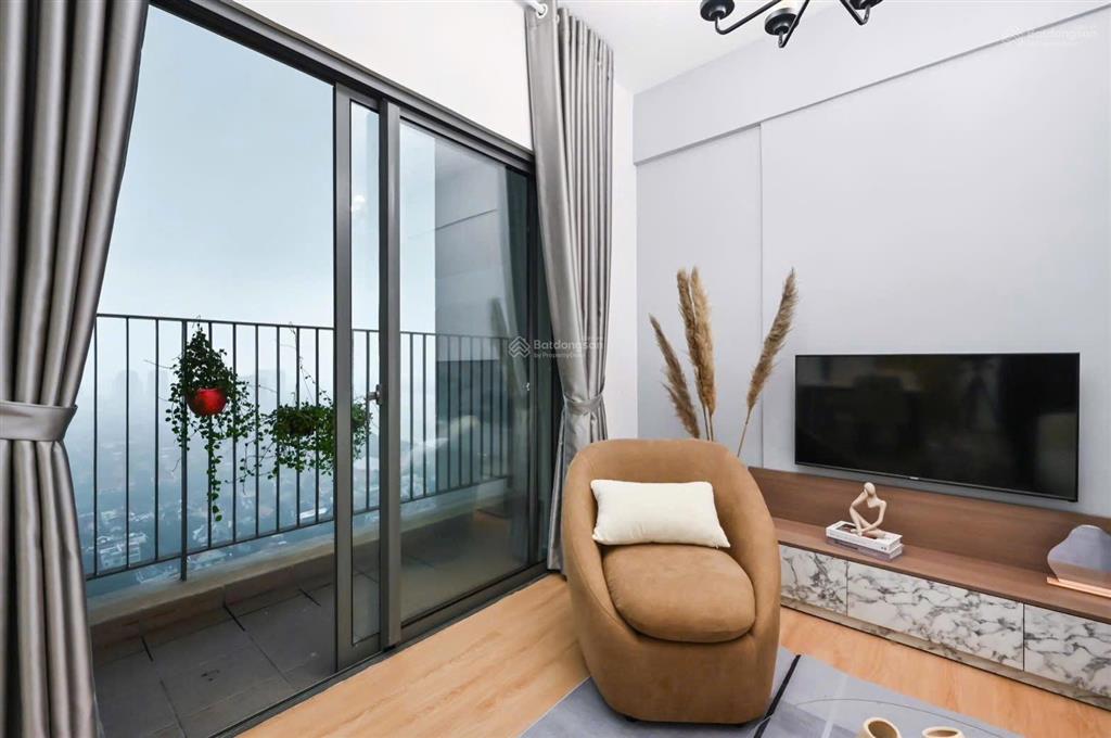 Nắm key căn góc 2pn masteri, view sông thoáng mát, nhà đẹp, nội thất mới.  em quỳnh xem nhà ạ
