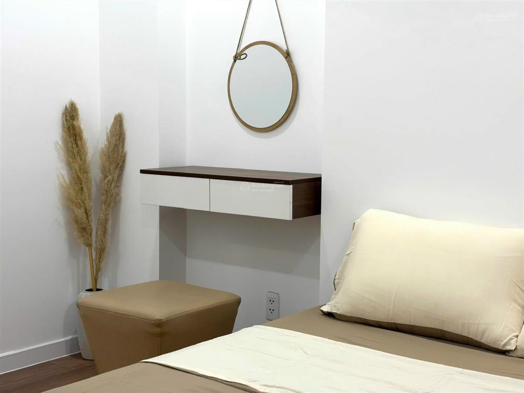Cho thuê 1pn giá cạnh tranh precia  12tr. nội thất mới tinh, nhận nhà ngay.  em quỳnh xem nhà ạ
