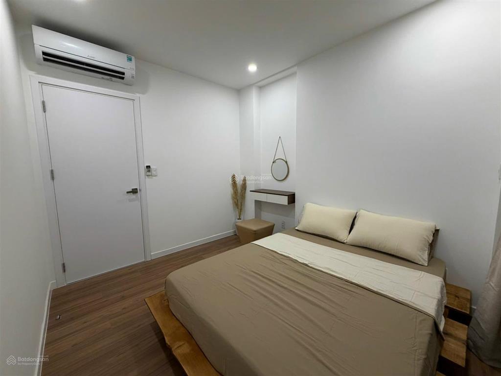 Cho thuê 1pn giá cạnh tranh precia  12tr. nội thất mới tinh, nhận nhà ngay.  em quỳnh xem nhà ạ