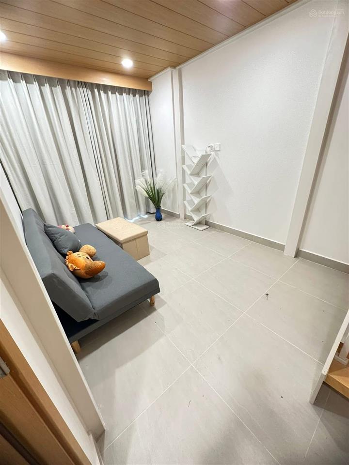 Cho thuê căn hộ 1pn + 1 thiết kế 2 tầng , bàn giao full nội thất , sạch sẽ , hiện đại