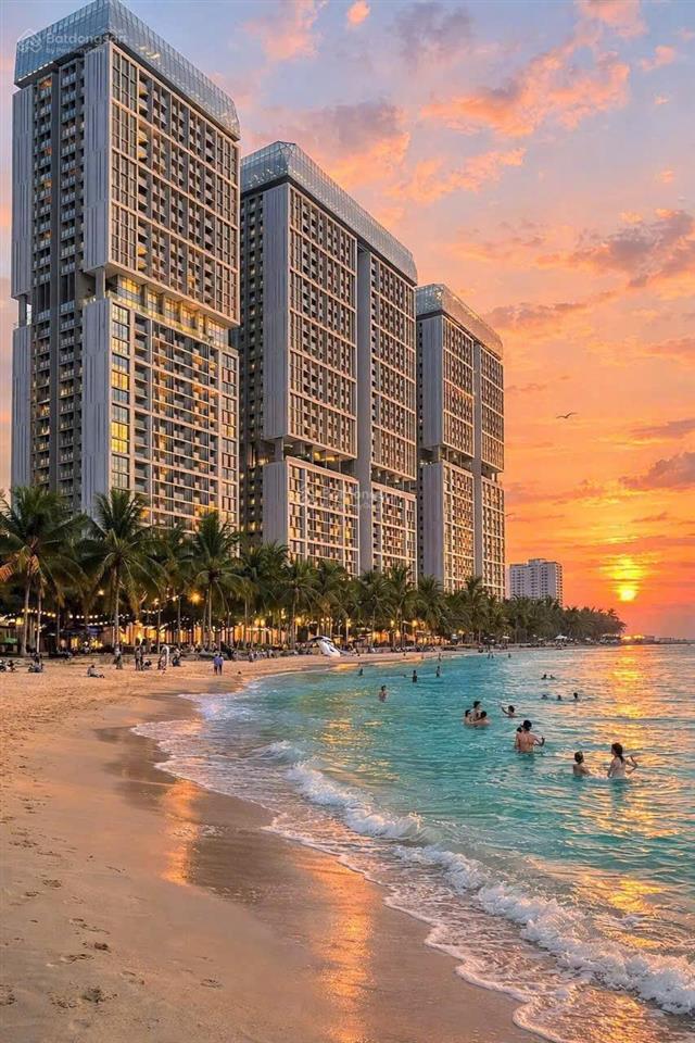 Căn hoa hậu view chính biển ngắm vịnh hạ long, siêu du thuyền và pháo hoa