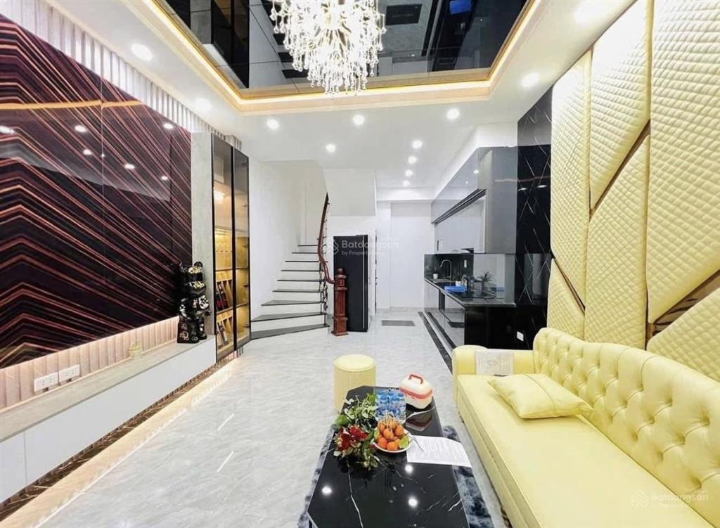 8 tỷ nhà gần aeon long biên 50m2 xe 7 chỗ đậu cửa