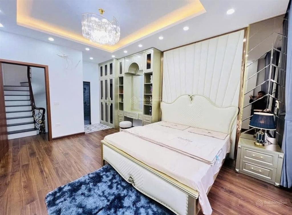 8 tỷ nhà gần aeon long biên 50m2 xe 7 chỗ đậu cửa