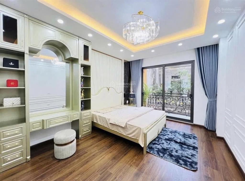 8 tỷ nhà gần aeon long biên 50m2 xe 7 chỗ đậu cửa