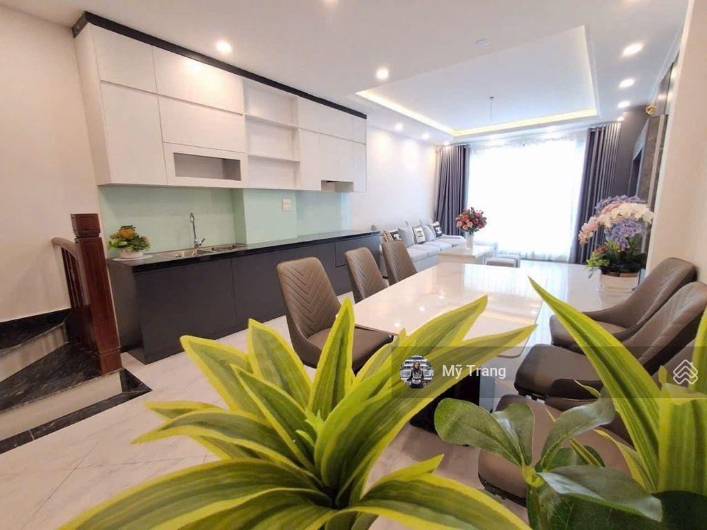 Bán nhà long biên 6 tầng thang máy gara ô tô 47m2 hơn 11 tỷ