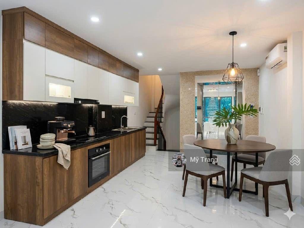 Siêu phẩm long biên 6 tầng thang máy full nội thất 3 bước ra ô tô tránh  tc nhỉnh 8 tỷ