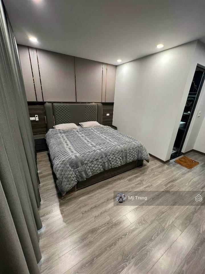 Siêu phẩm 6 tầng long biên  gần cầu vĩnh tuy  40m2 thang máy  full nội thất xịn