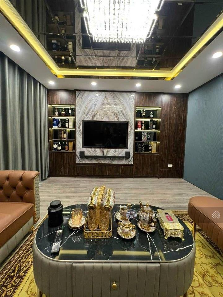 Siêu phẩm 6 tầng long biên  gần cầu vĩnh tuy  40m2 thang máy  full nội thất xịn