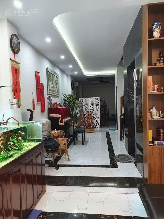 18 triệu  bát khối 63m2*5 tầng  thang máy  oto tránh  vỉa hè  kinh doanh