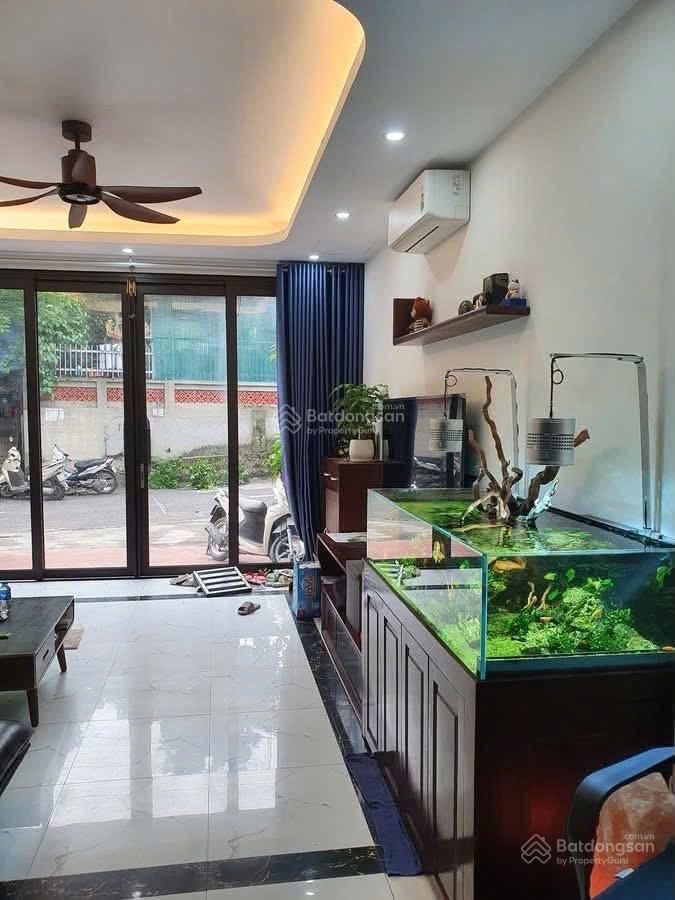 18 triệu  bát khối 63m2*5 tầng  thang máy  oto tránh  vỉa hè  kinh doanh