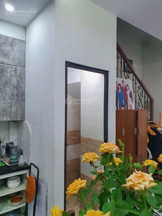 18 triệu  bát khối 63m2*5 tầng  thang máy  oto tránh  vỉa hè  kinh doanh