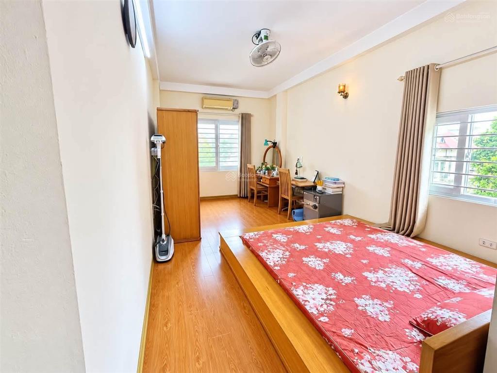 11,5 triệu  nguyên căn ngọc thụy 32m2*5tầng  full nội thất  lô góc  gần việt pháp