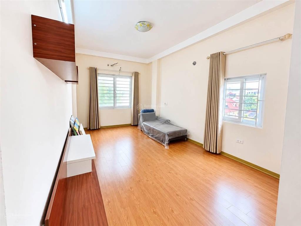 11,5 triệu  nguyên căn ngọc thụy 32m2*5tầng  full nội thất  lô góc  gần việt pháp