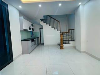 8,5 triệu  nguyên căn tại cổ linh  thạch bàn 33m2*4tầng mt4m  3pn  gần aeon