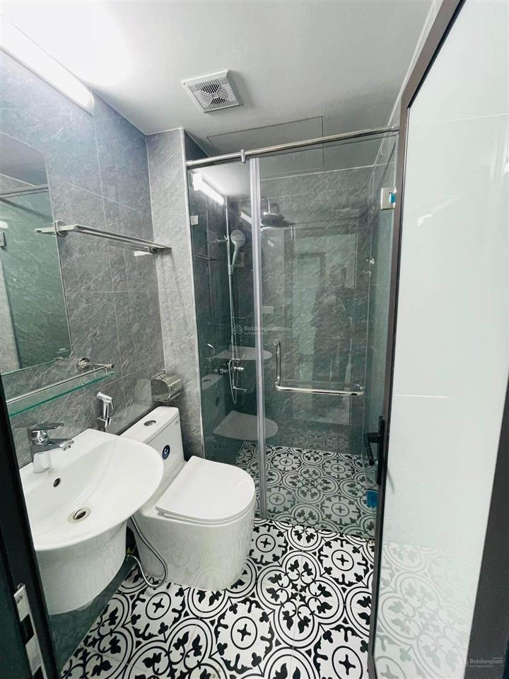 4,2 triệu  ccmn khép kín tại vũ xuân thiều  sài đồng  thang máy  full nội thất